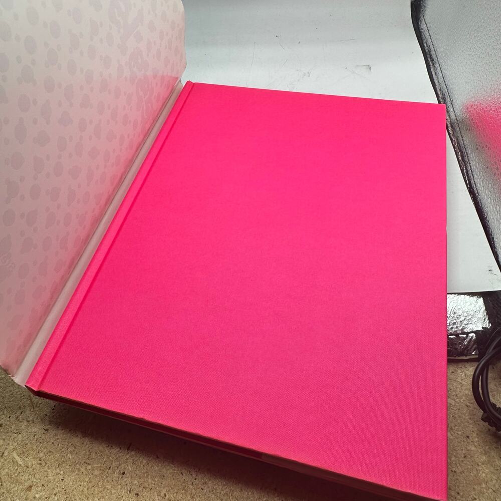 Less Is More: New Simplicity In Graphic Design Book - Picture 2 of 7